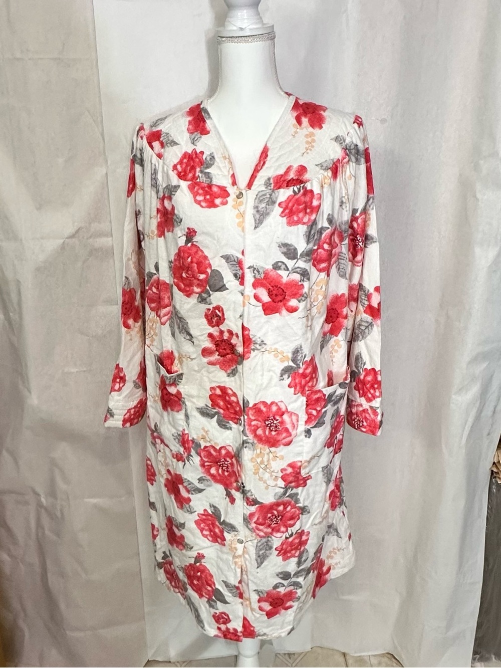 Floral Coral and White Quilted Robe - Picture 3 of 13